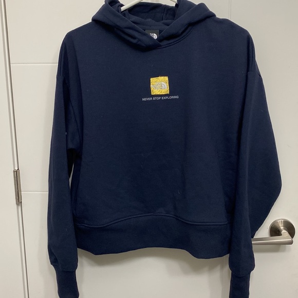 North Face Cropped Hoodie - Picture 2 of 5